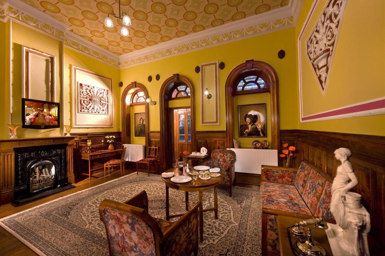 Welcomheritage Fernhills Royal Palace Ooty Bagian luar foto